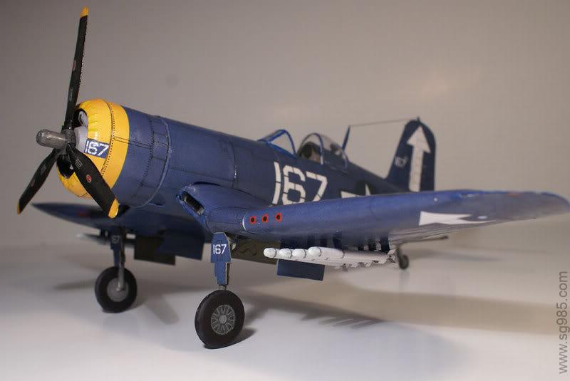 美国海军F4U-1D“海盗”舰载机